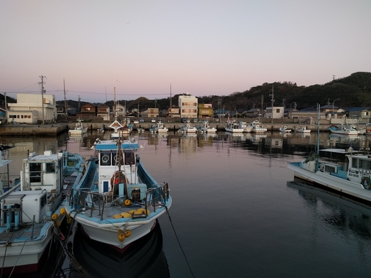 釣り好き必見、前日宿泊して早朝釣船で出発するプラン、旅館到着後堤防釣りも楽しめます